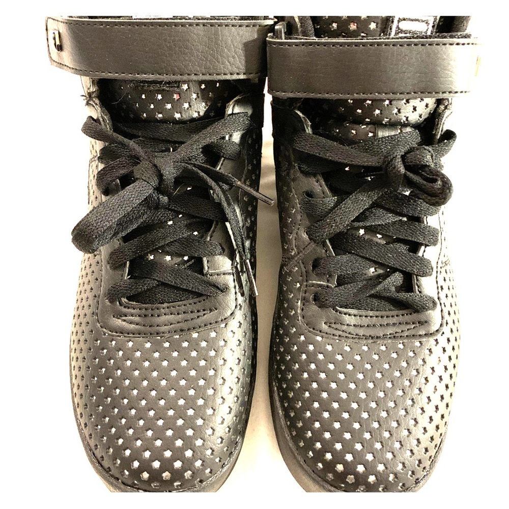 FILA Women’s 8.5 Hightops Star Cutouts Super Cute